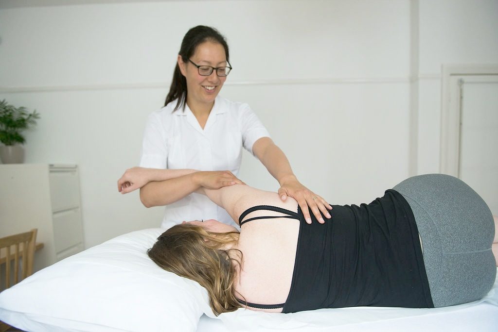 Treatment for shoulder pain Aimee Cox Hove Osteopath